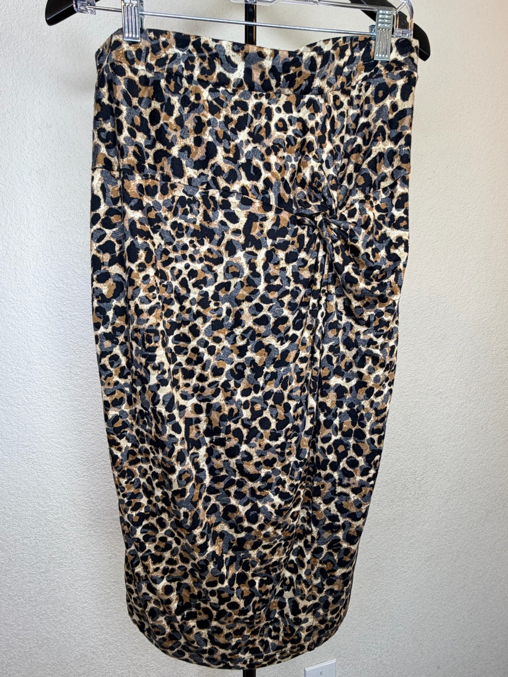 Gibson Leopard Print Pencil Skirt in Tan, Black & Cream